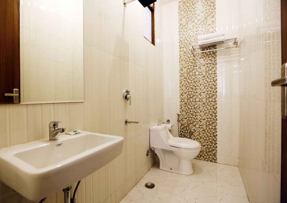 Hotel Chanakya Inn 37/38