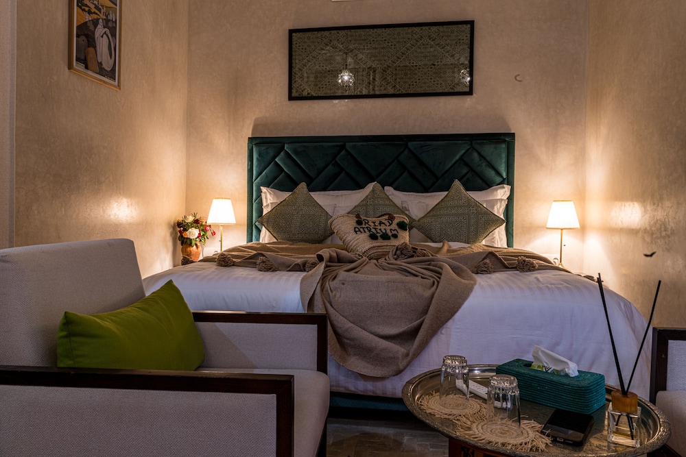 SUPERIOR, DOUBLE BED, PRIVATE BATHROOM