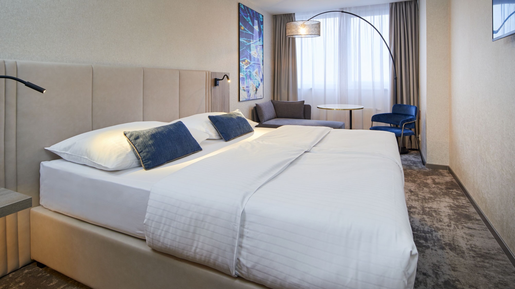 EXECUTIVE, DOUBLE BED, POOL ACCESS