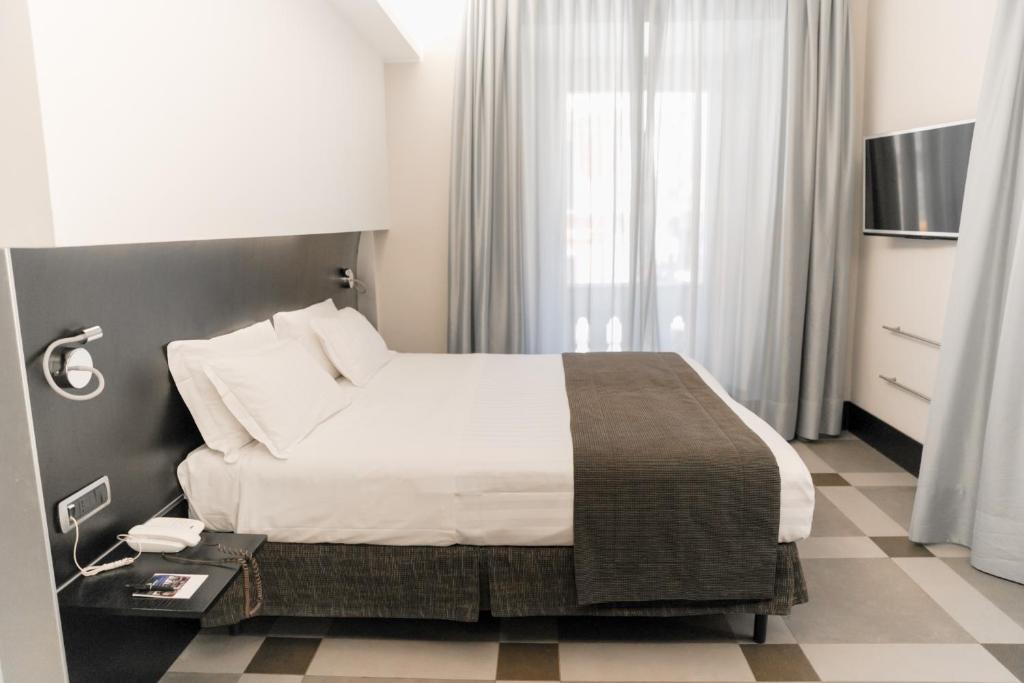 COMFORT, DOUBLE OR TWIN BED