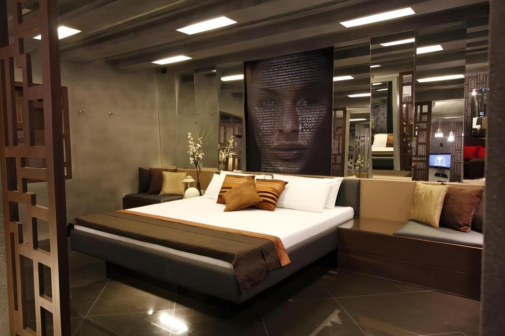 Victoria Court Suites 5/49
