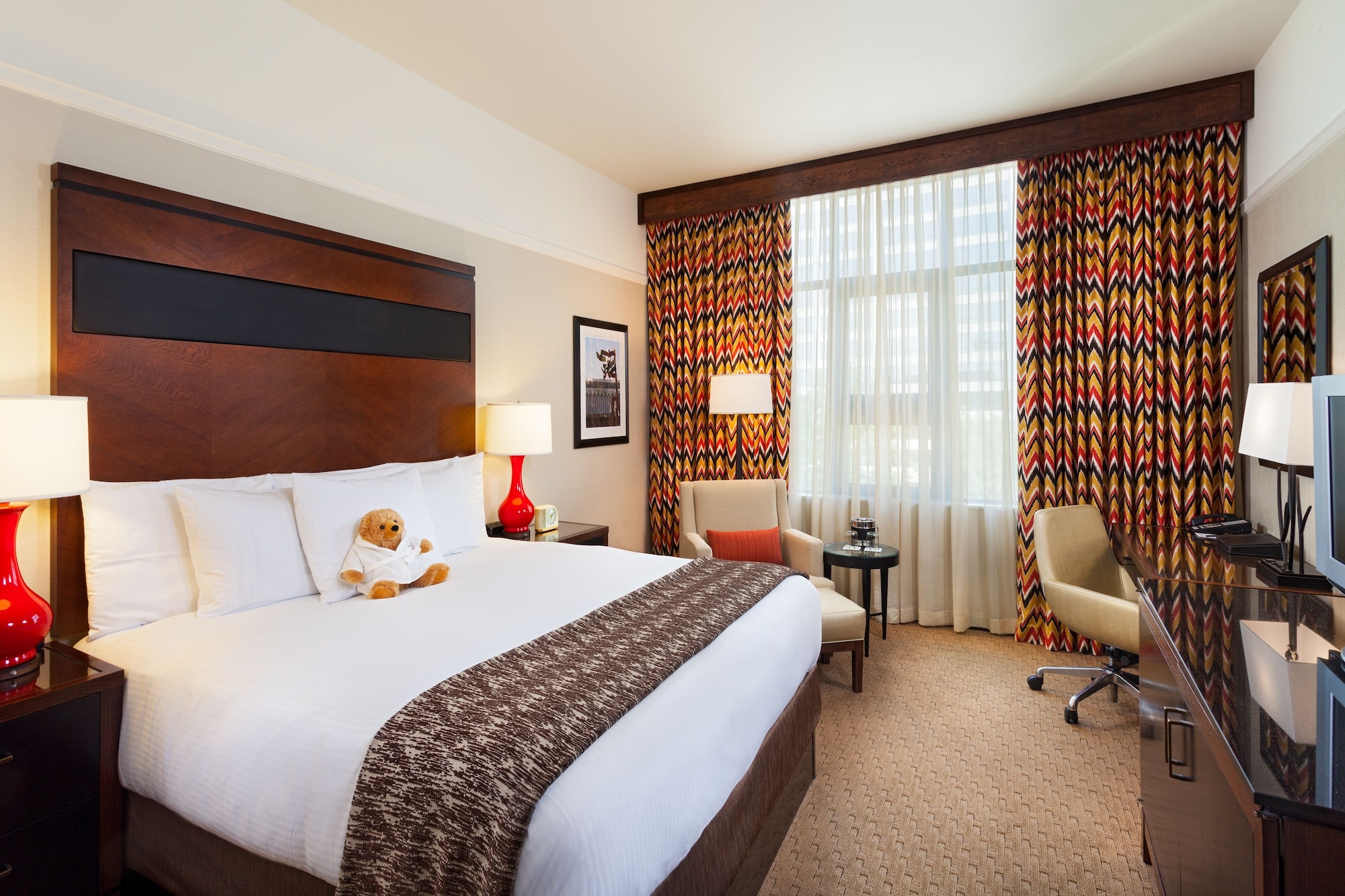 CAPITOL, STANDARD, KING BED