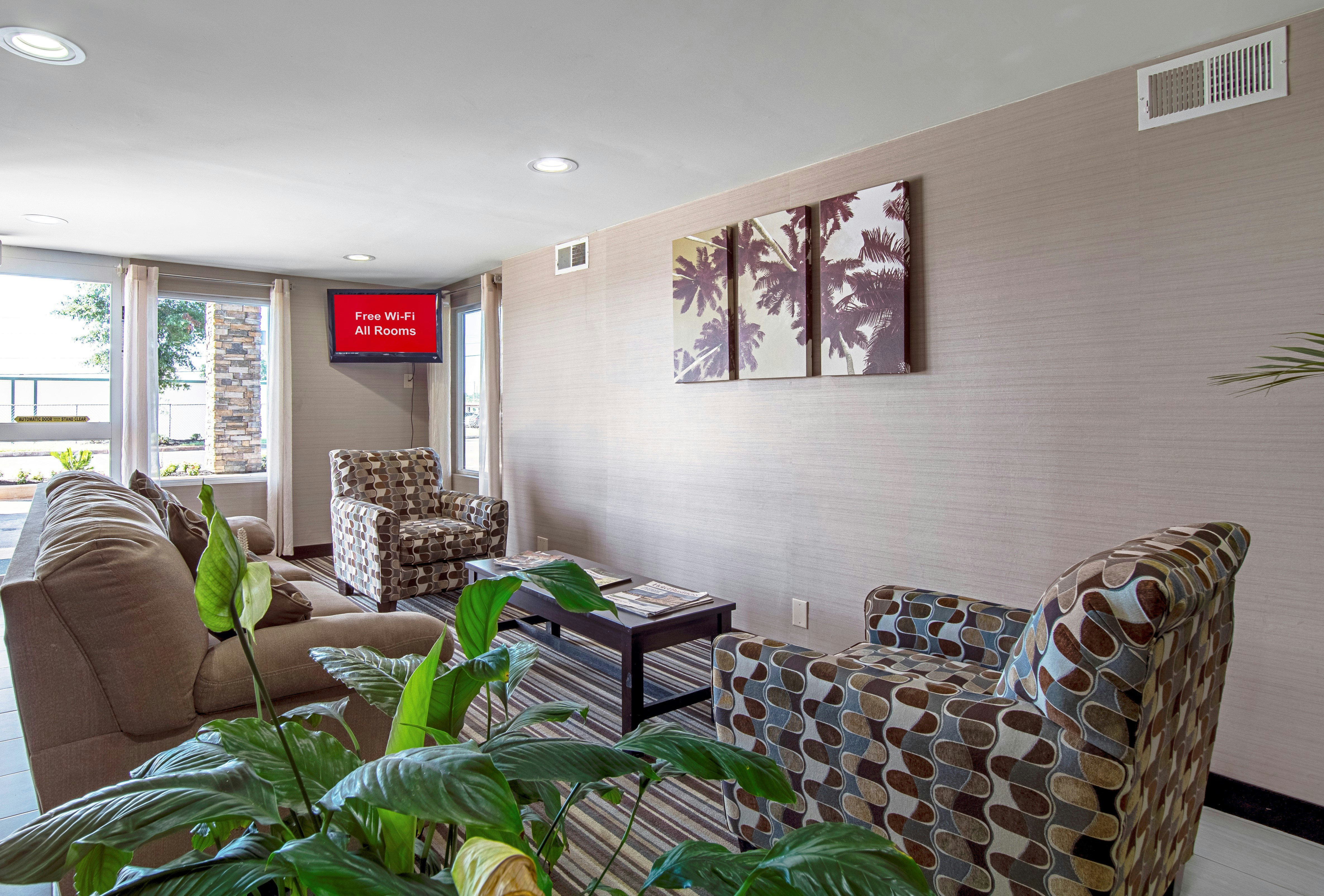 Red Roof Inn Suites Greenwood Sc 29/37