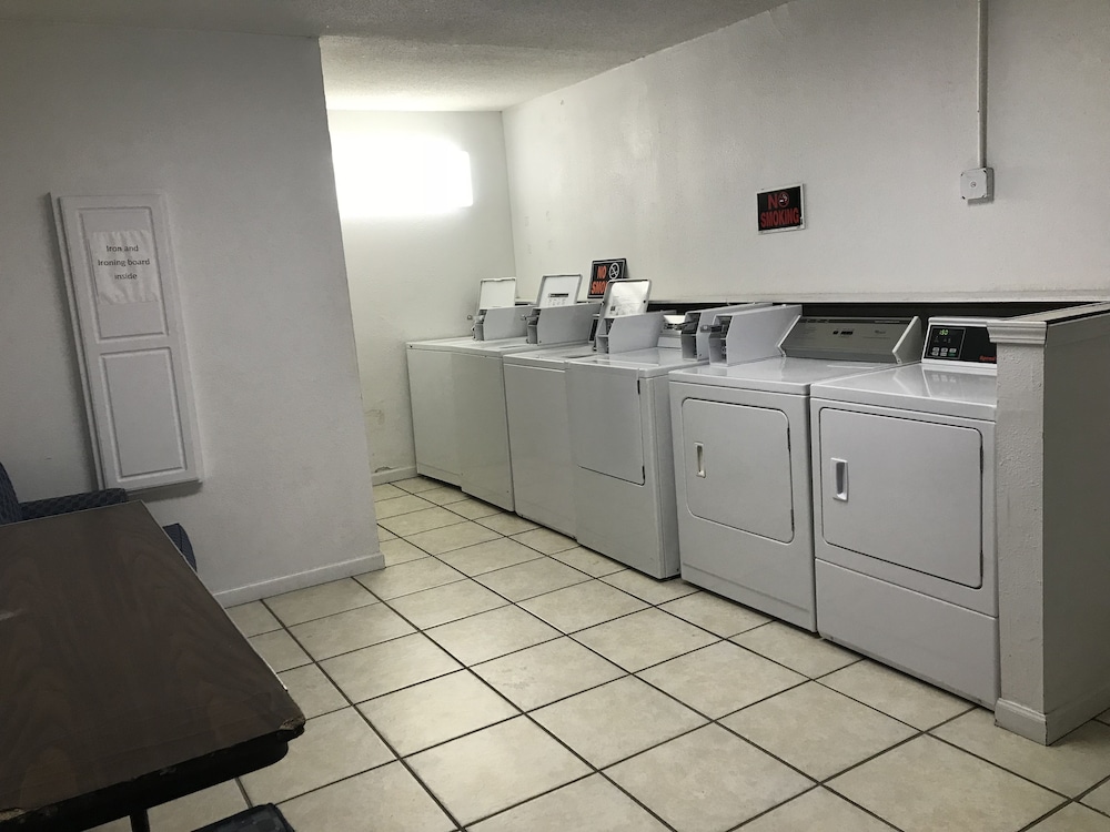 Carmel Inn Suites 6/47