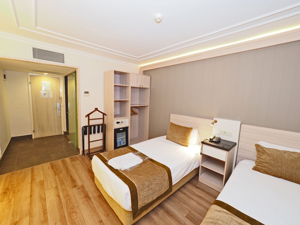 Hotel Bulvar Palas 42/67