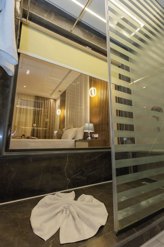 Ramage Hotel & Resort 100/130