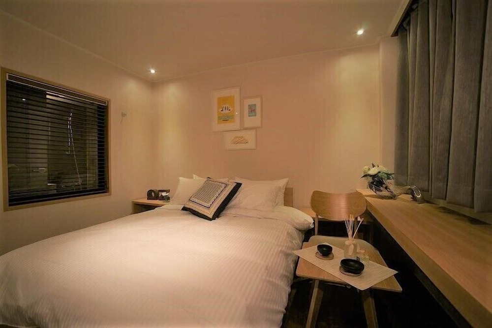 Hotel Haru 7/10