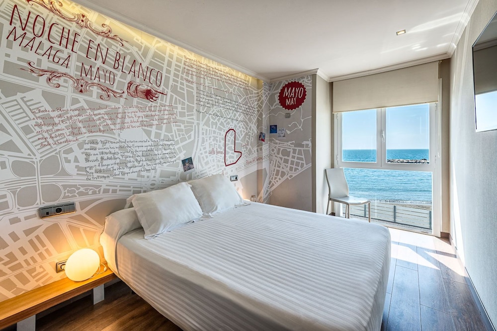 ROOM, DOUBLE BED
