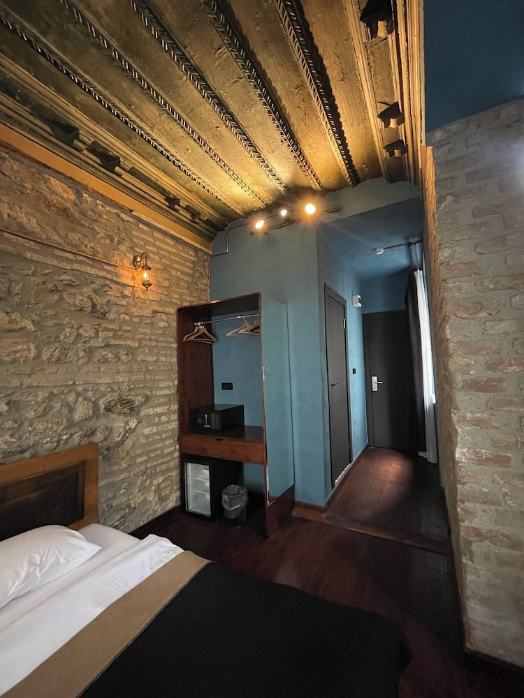 Reu de Hotel 4/38