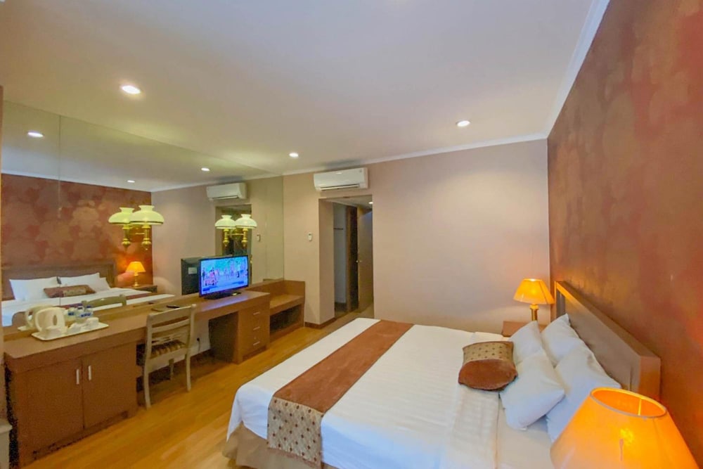 Riyadi Palace Hotel 12/61