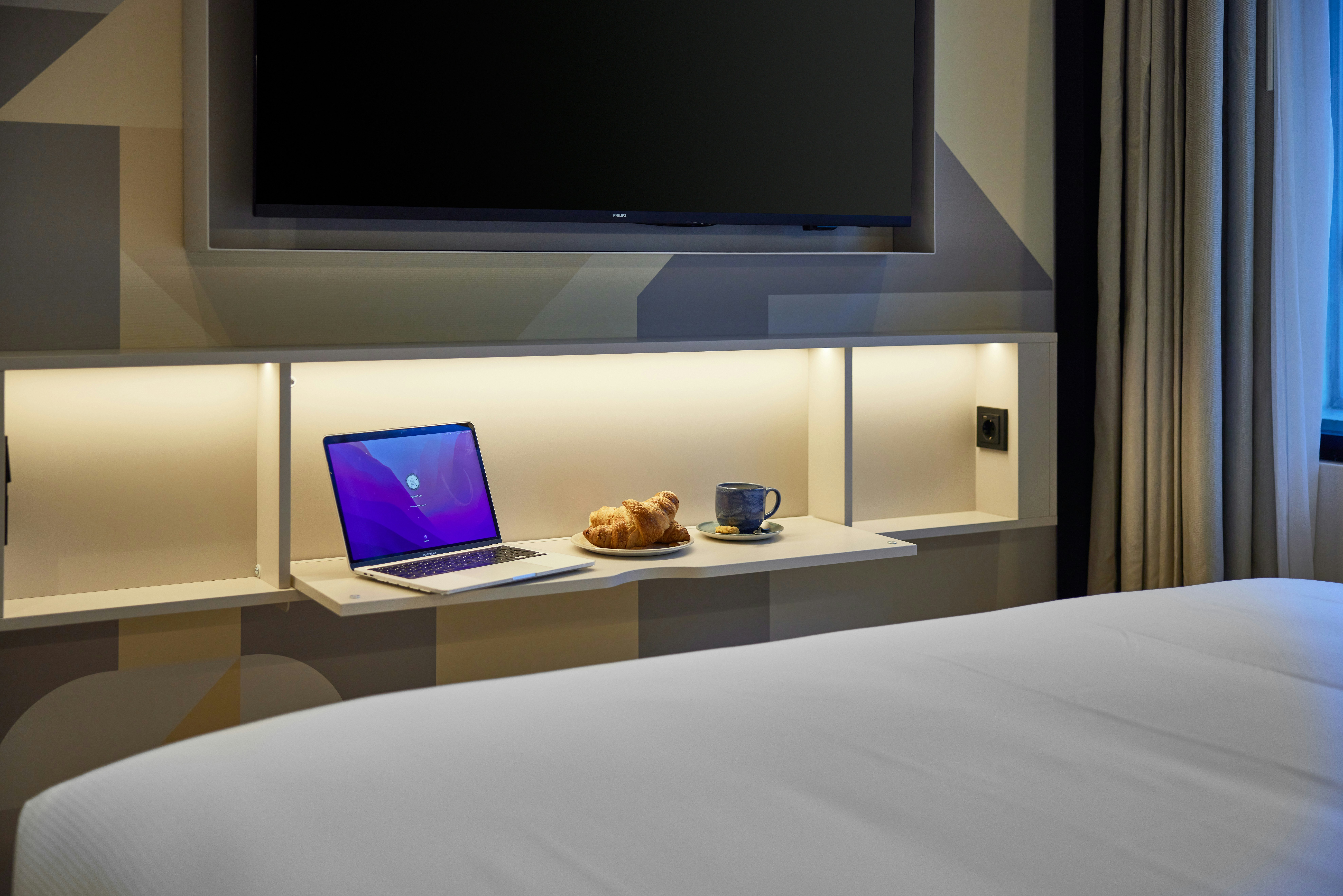 COMPACT, TWIN BEDS