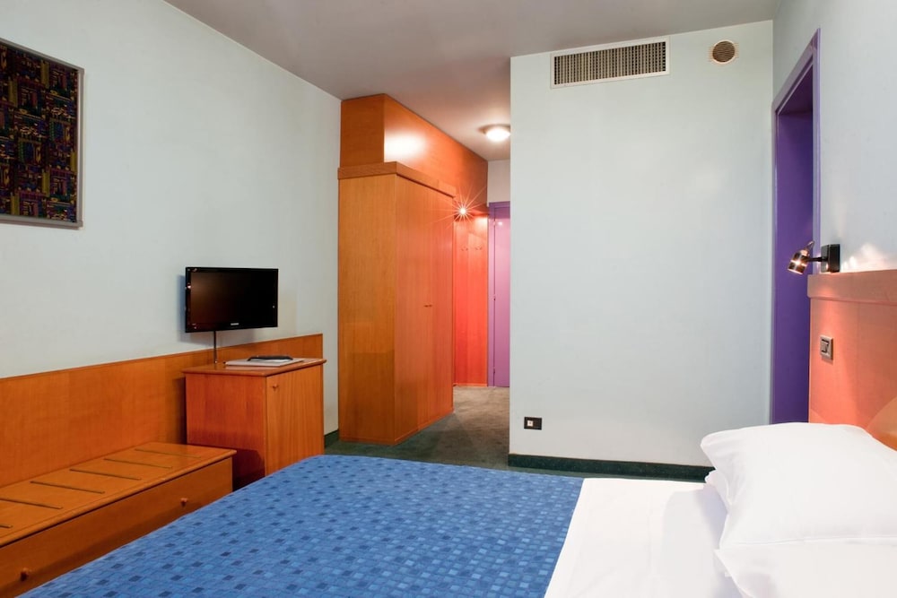 Hotel Gardenia 10/57