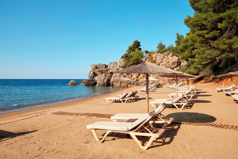 Zeus Eleva Ajul, a Registry Collection Hotel 79/83