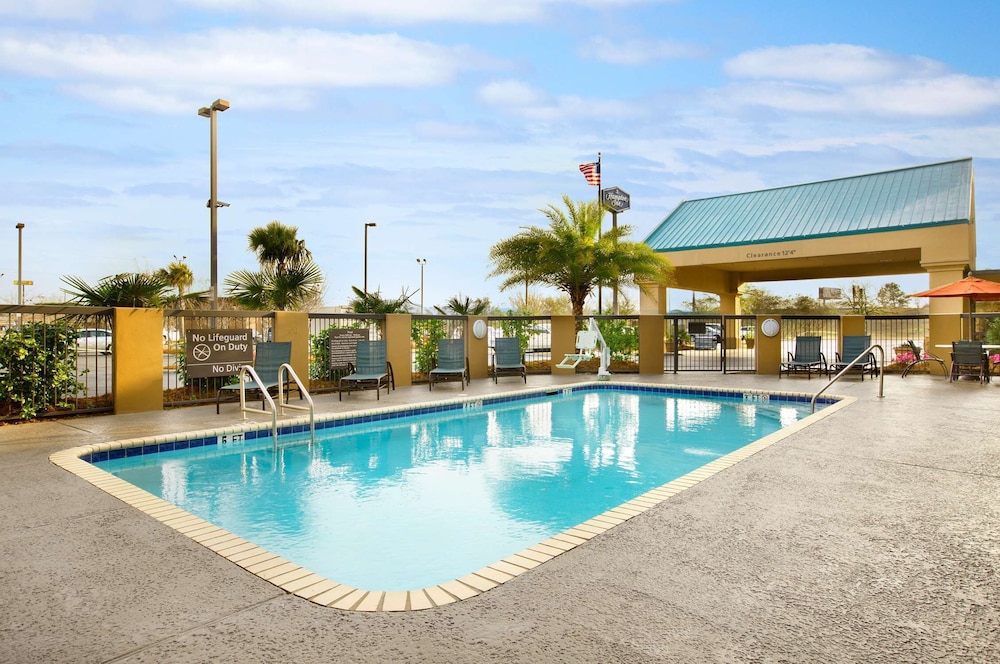 Hampton Inn Slidell 1/24