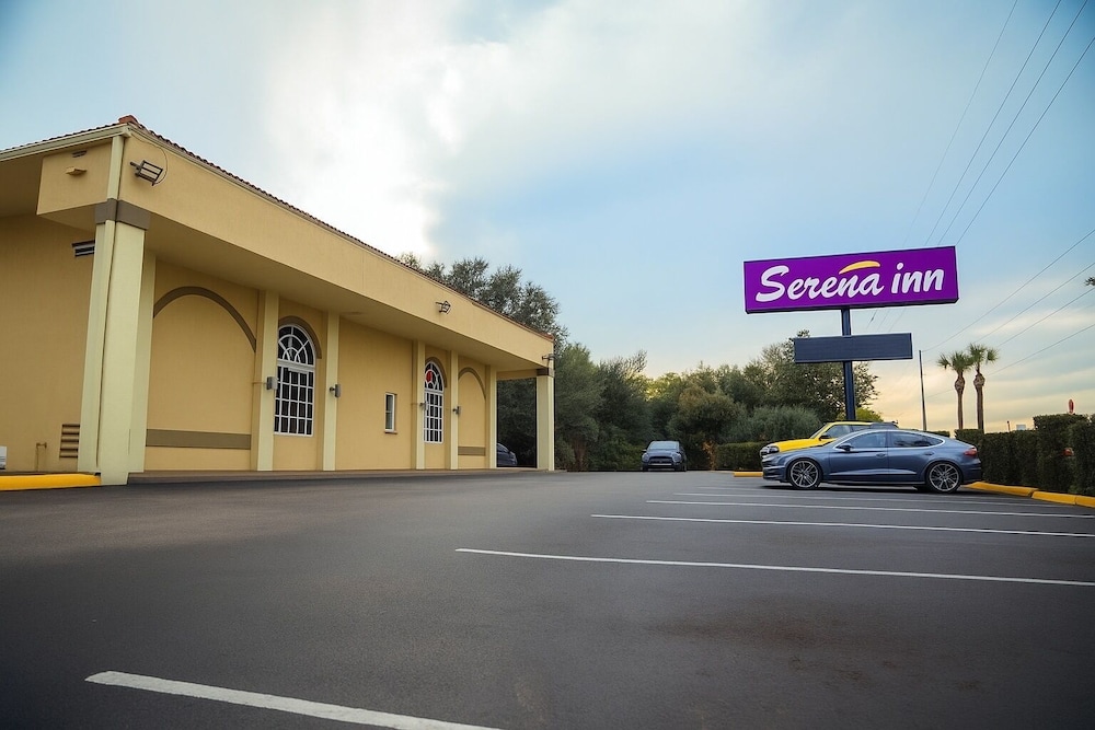 Serena Inn 22/24