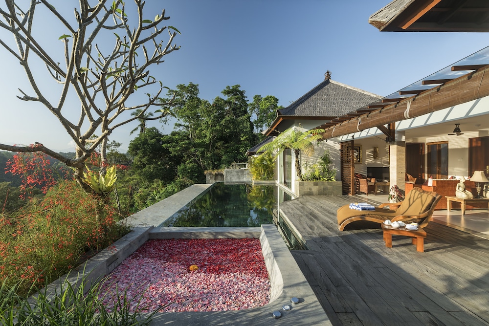 Ayuterra Resort 35/45