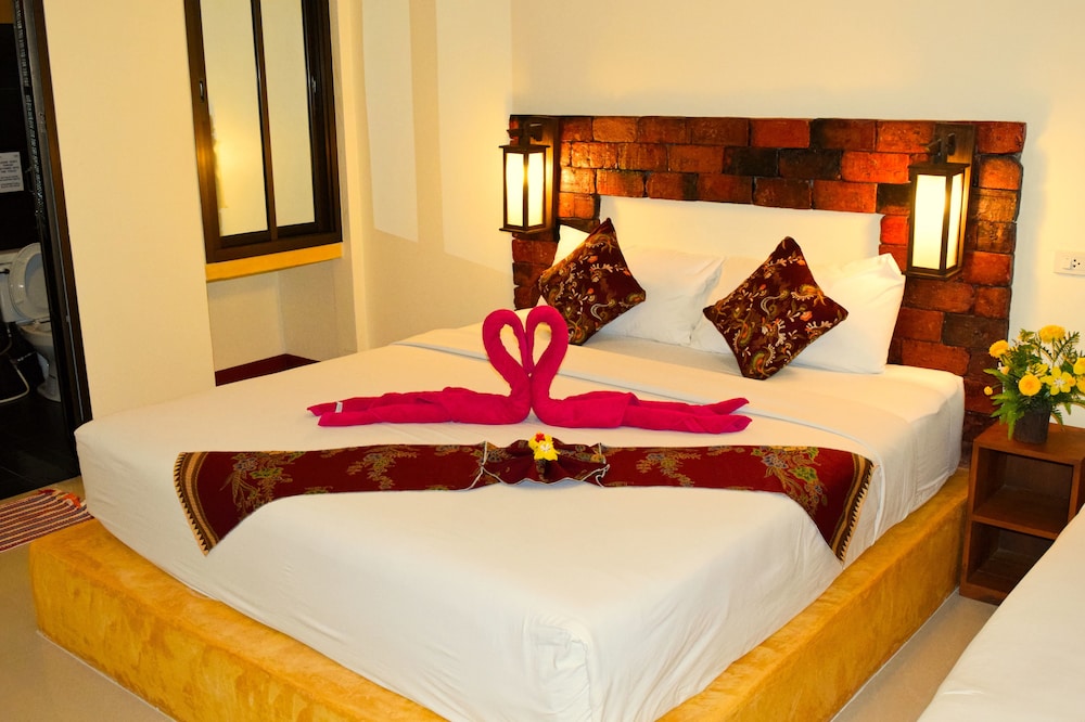 LANTA PEARL BEACH RESORT 33/78
