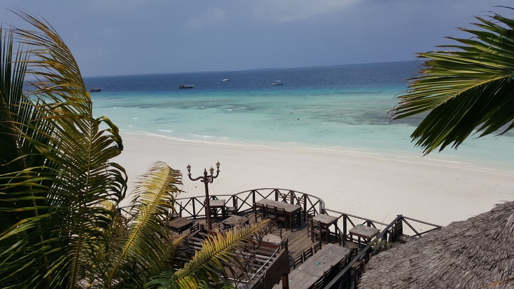 Langi Langi Beach Bungalows 21/47