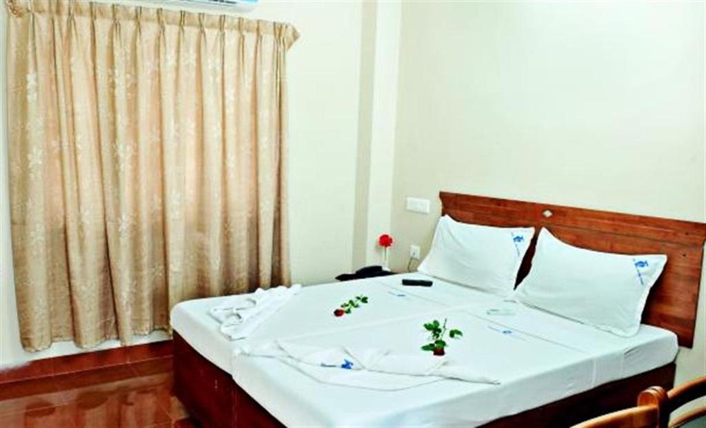 HOTEL SHALIMAR METRO 13/16