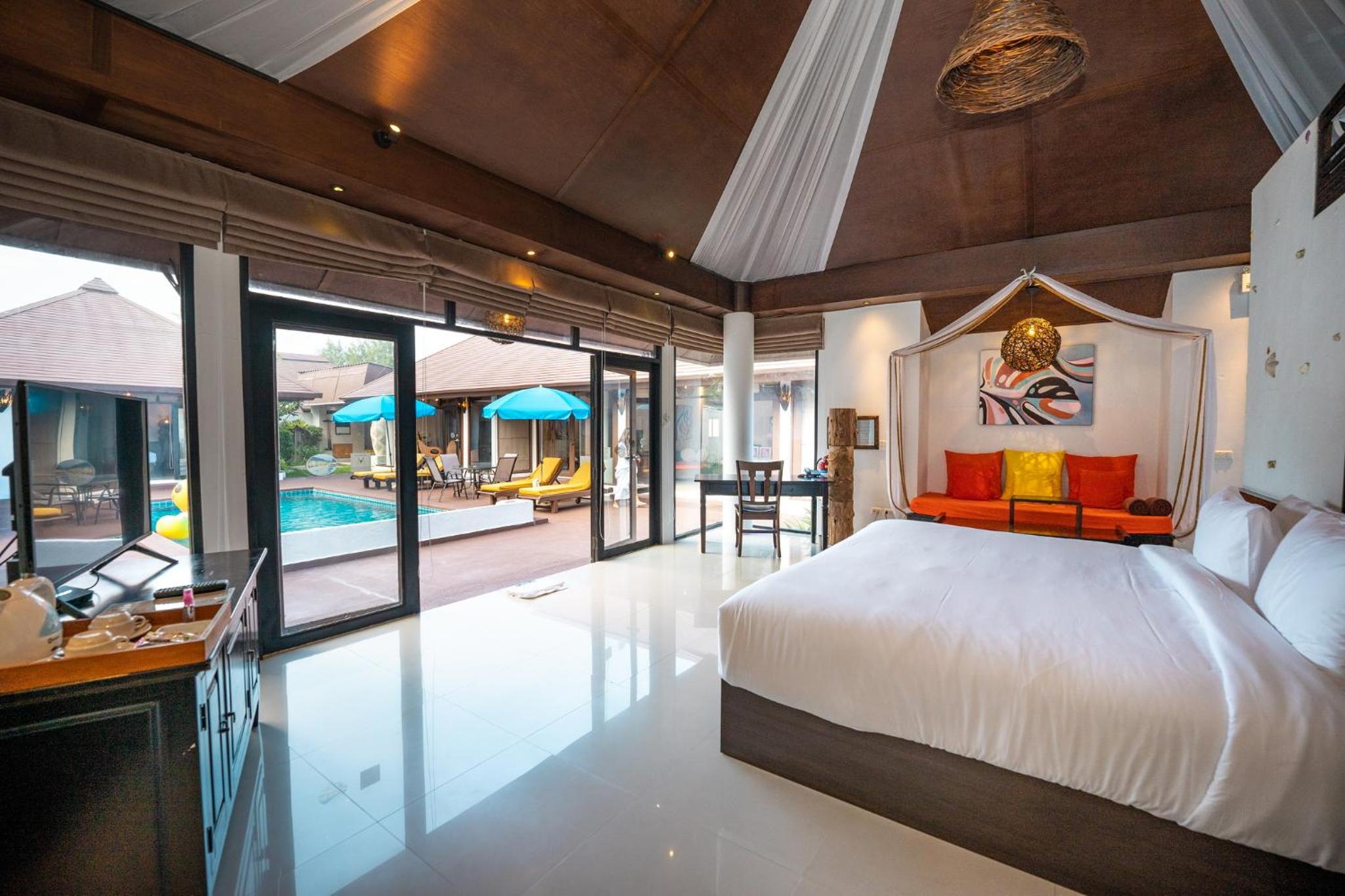 3 Bedrooms, Pool, Villa