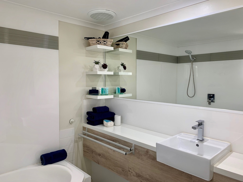 Apollo Bay Waterfront Motor Inn 78/80