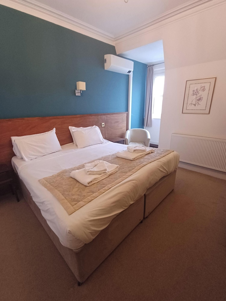 Keppels Head Hotel 12/50