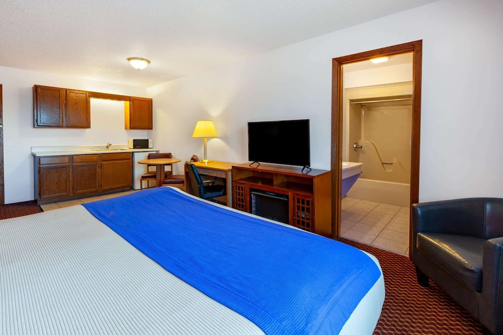 Travelodge by Wyndham Escanaba 13/46