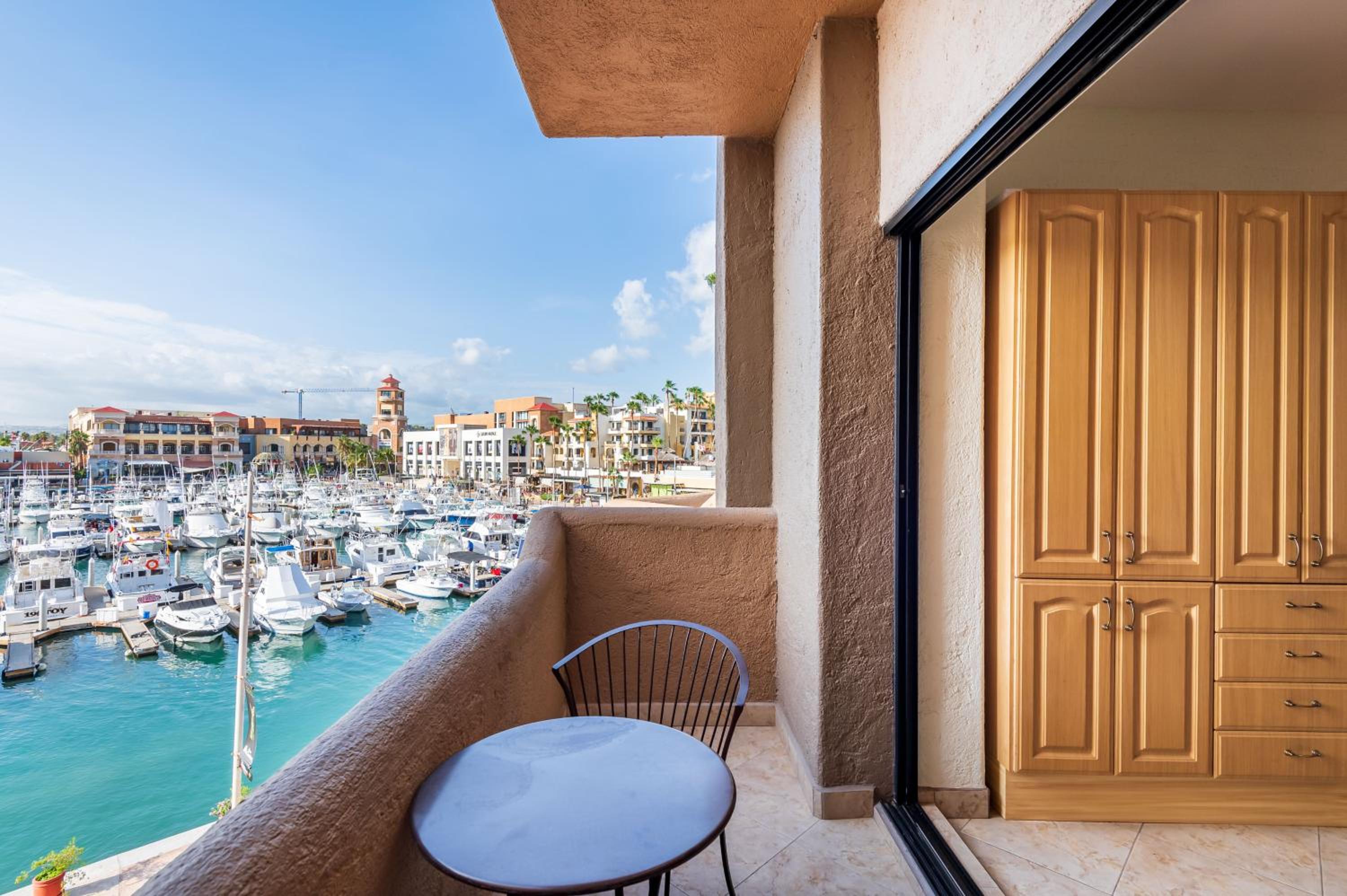Marina Town &amp; Beach Studios 36/62