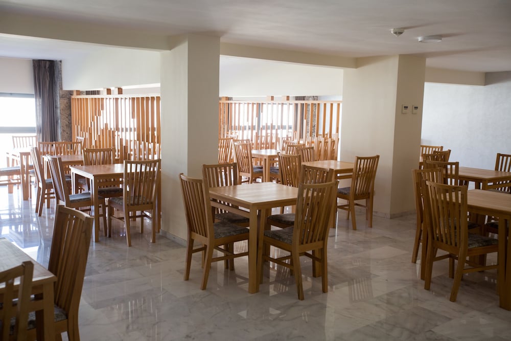 Hotel du Golf 51/66