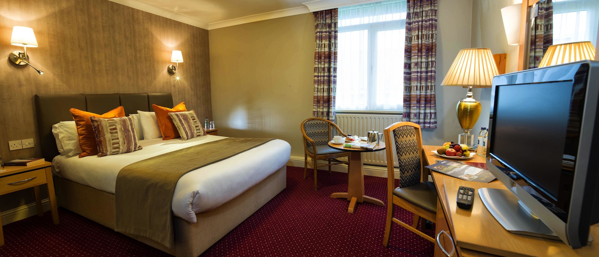 ROOM, TWIN BEDS