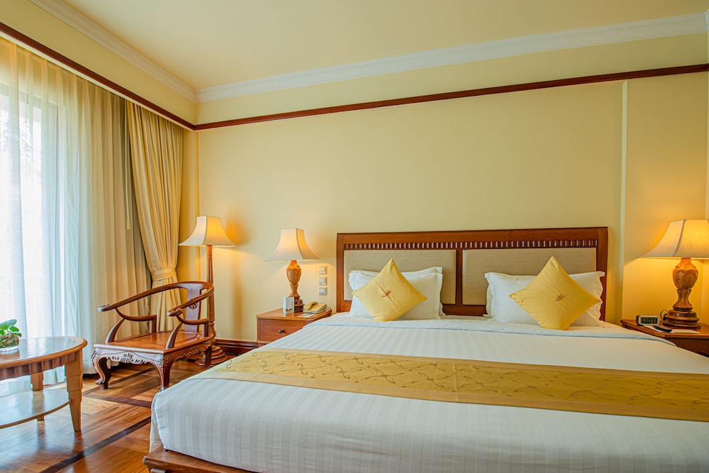 DELUXE, DOUBLE BED, CITY VIEW
