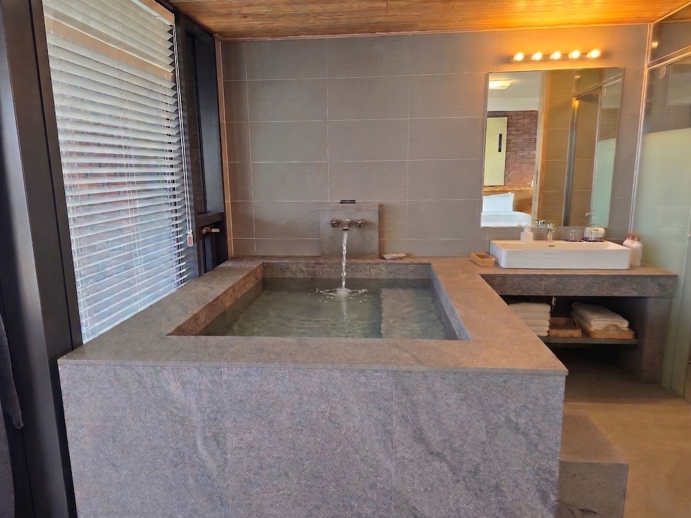 Zen Hideawayatjeju 32/58
