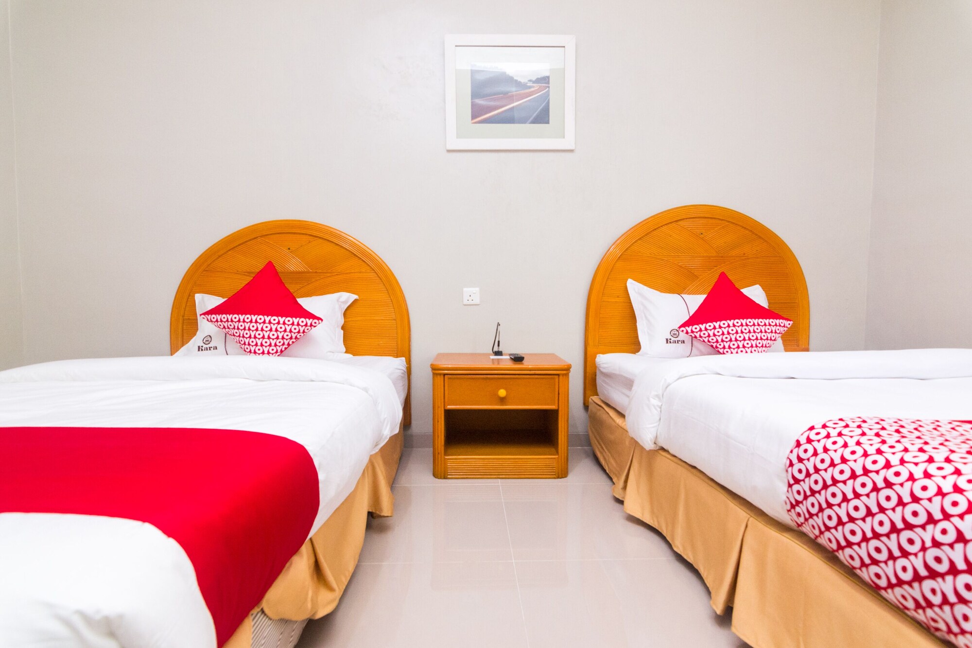 DELUXE, TWIN BEDS