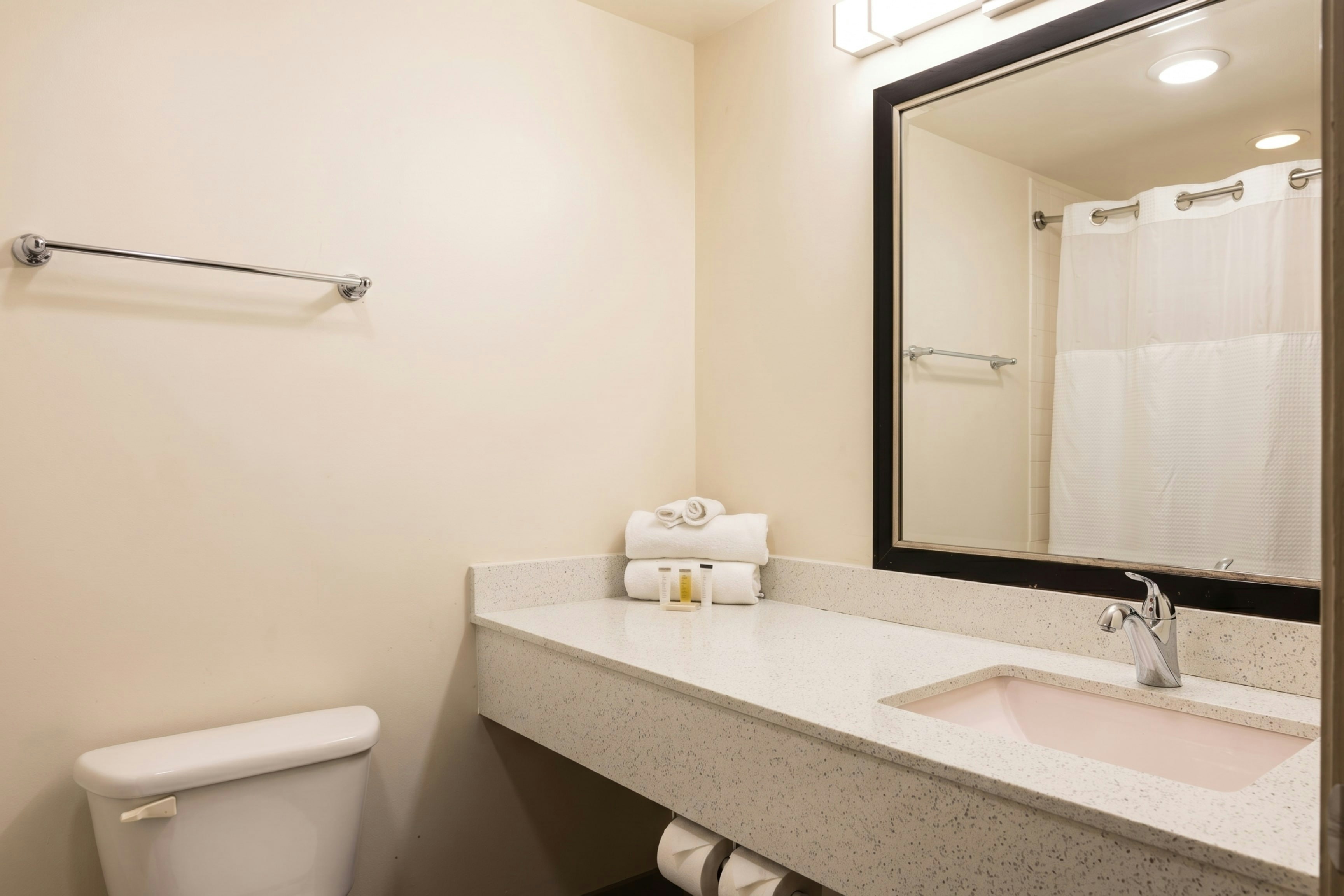 University Inn of Carbondale by Hotel O 44/49