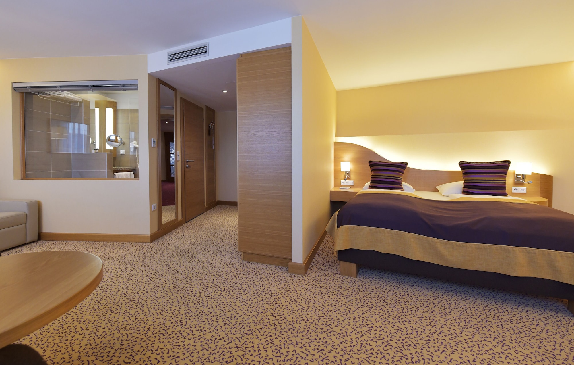 Comfort, Quadruple, King Bed, Lake Side, 2 Sofa