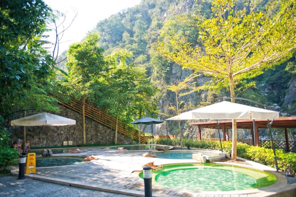 Uni-Resort Ku-Kuan 63/67