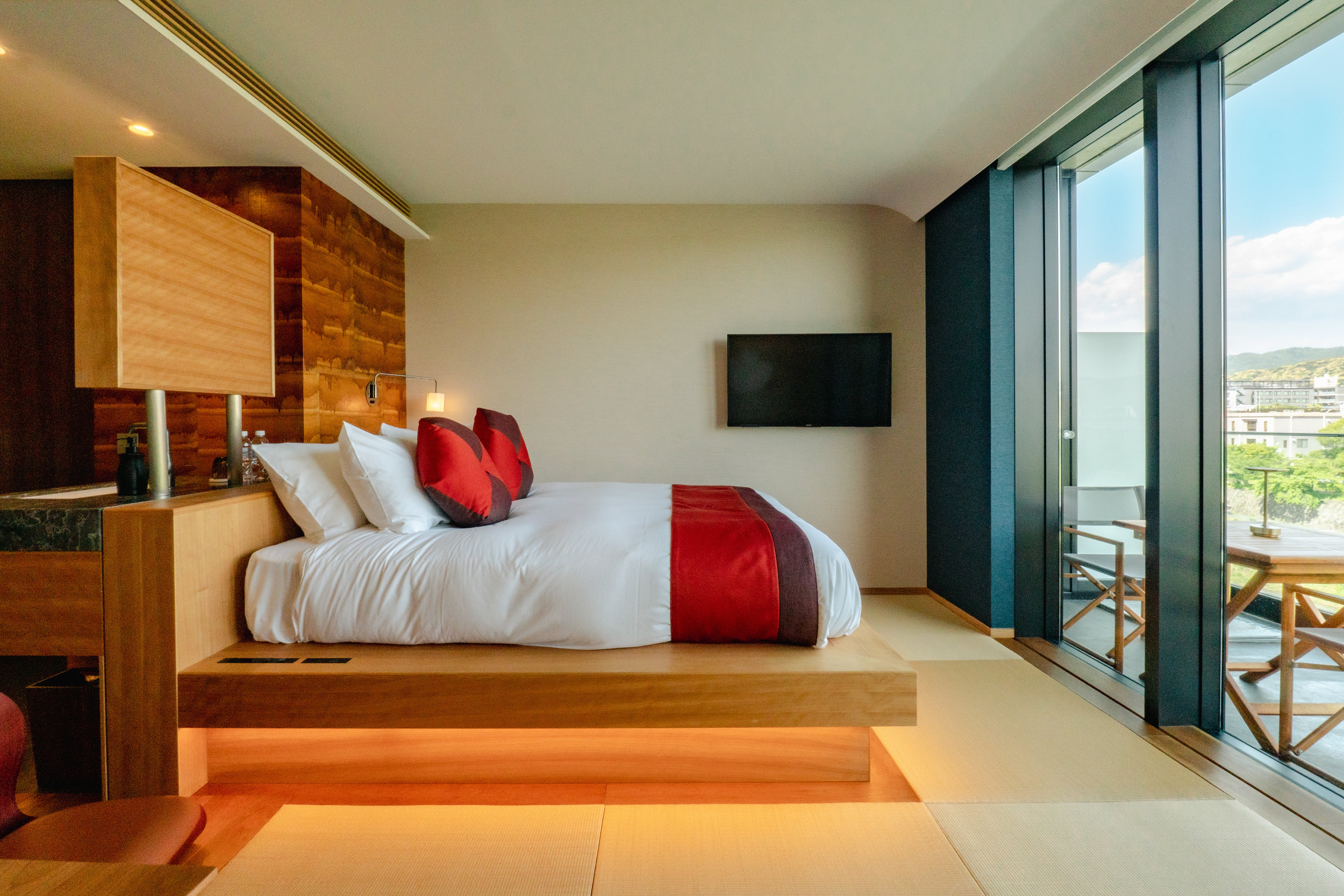 River, Deluxe, Balcony