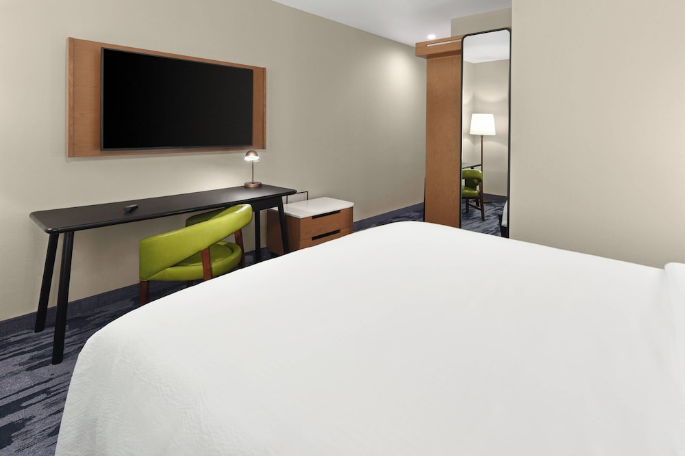 Suite, King Bed, Sofa