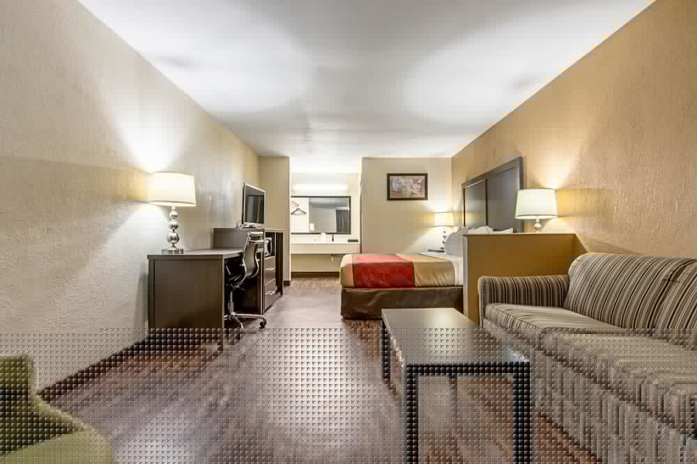 Econo Lodge Inn And Suites Matthews Charlotte 22/28