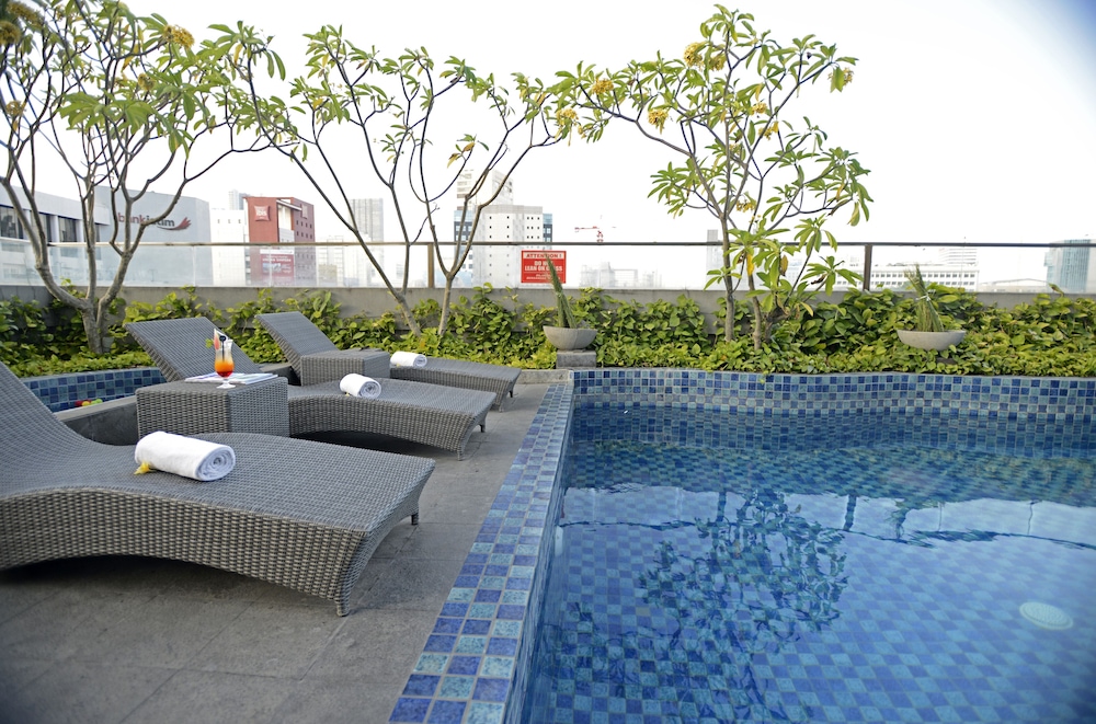 Crown Prince Hotel Surabaya 41/71