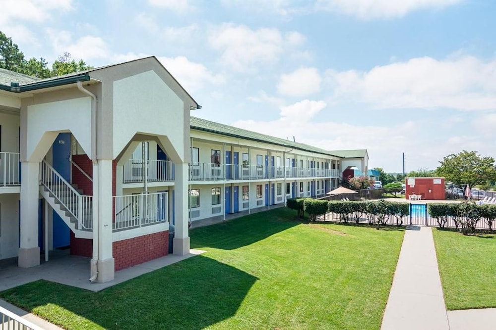 Motel6 Gainesville, GA 59/65