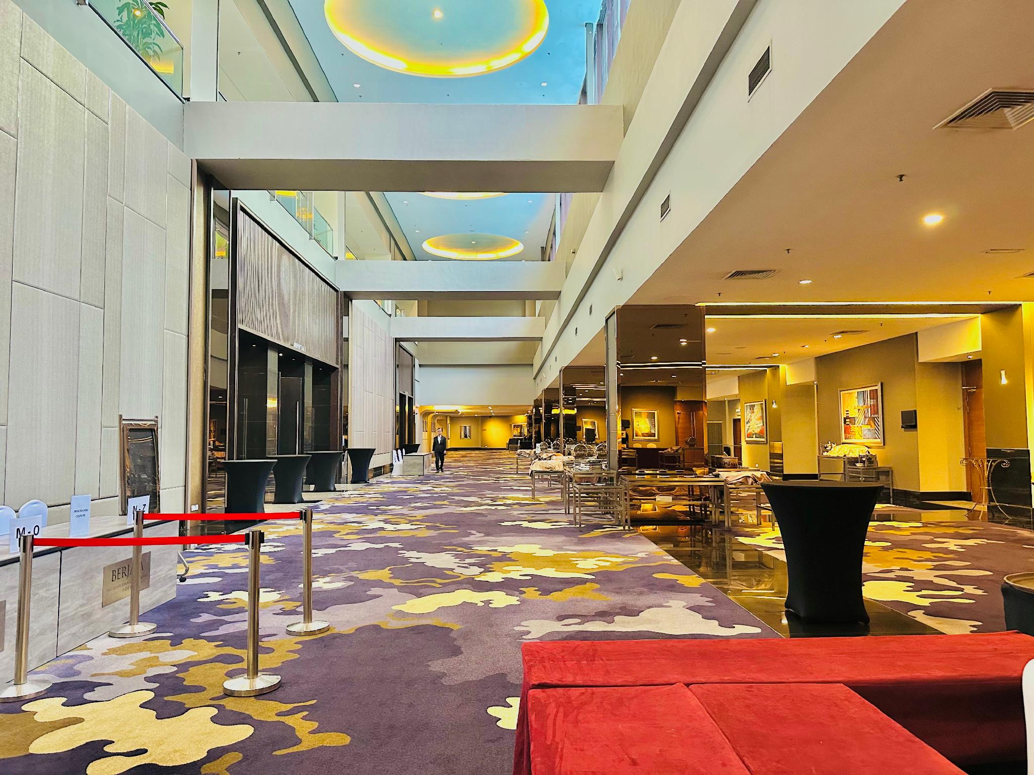 KL Service Suite at Times Square 33/59