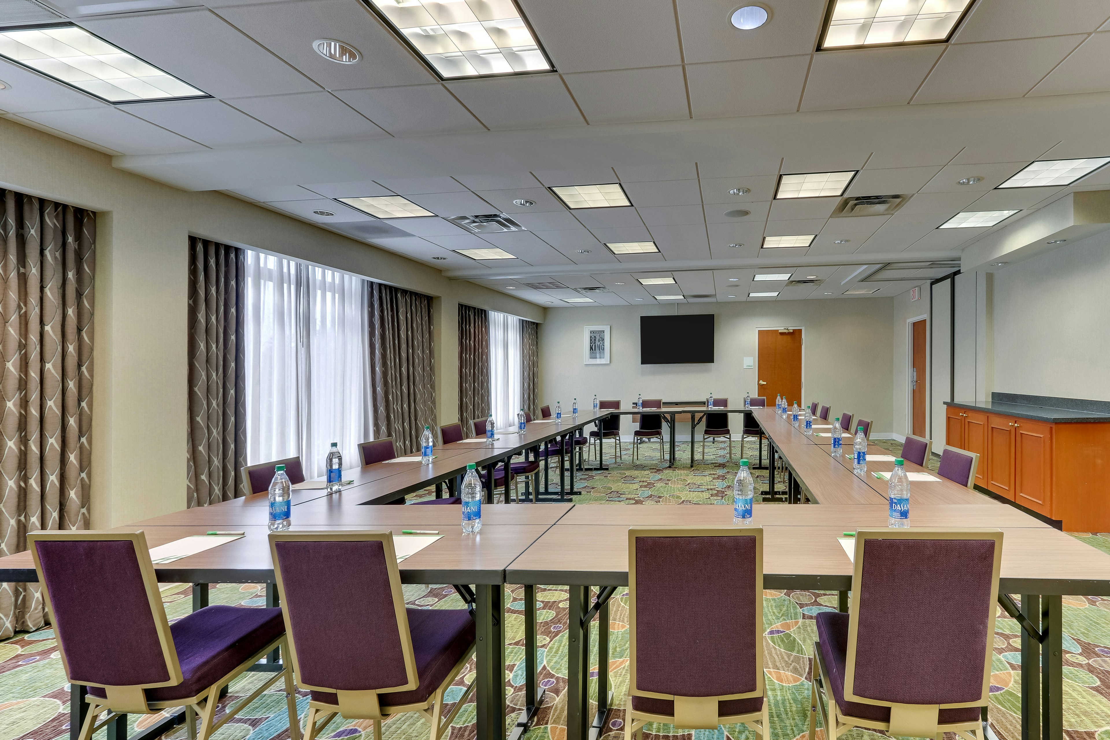 HOLIDAY INN FRANKLIN - COOL SPRINGS 49/64