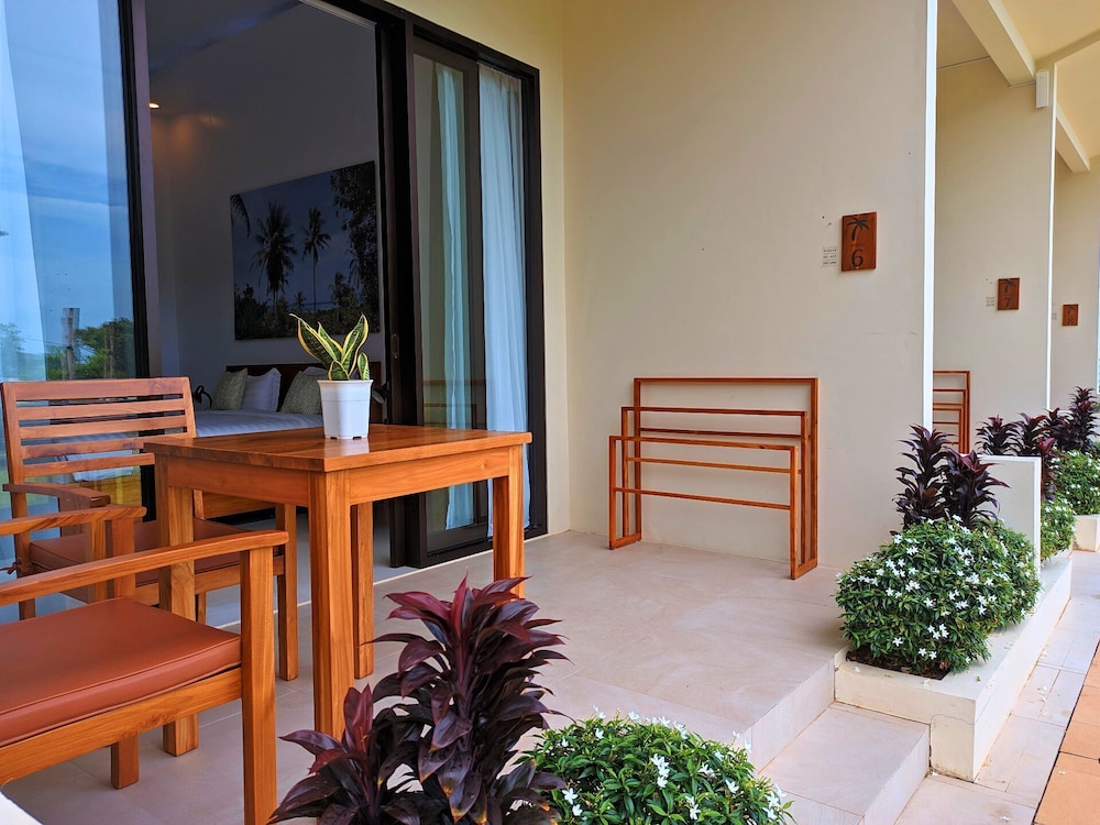 The Happinezz Hills Hotel Karimunjawa 2/36