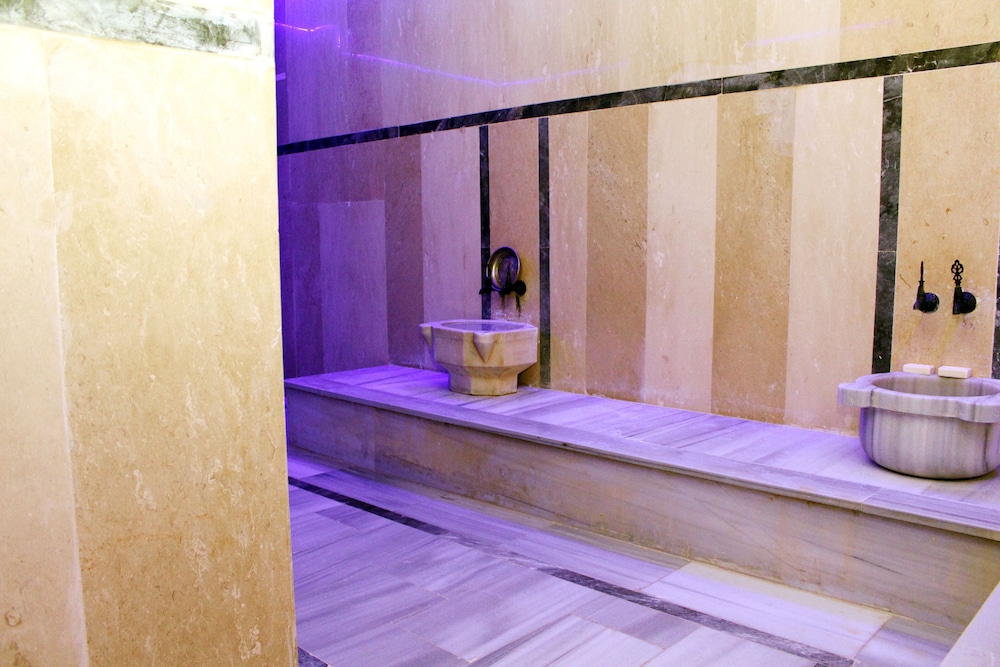 Avist Hotel 32/50