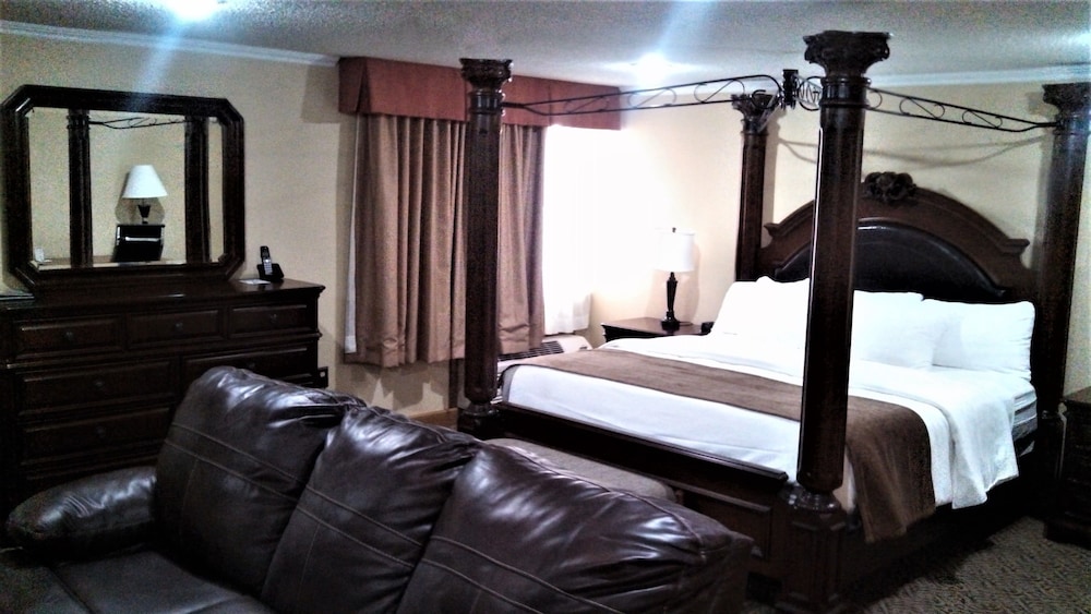 Best Western Plus Wooster Hotel & Conference Center 24/48