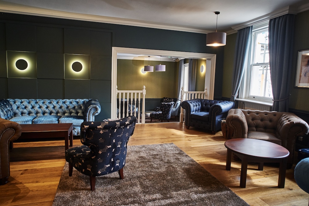 Chequers Hotel 50/58