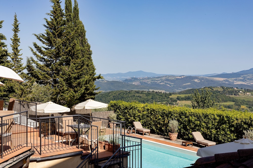 Si Montalcino Hotel & Restaurant 64/68