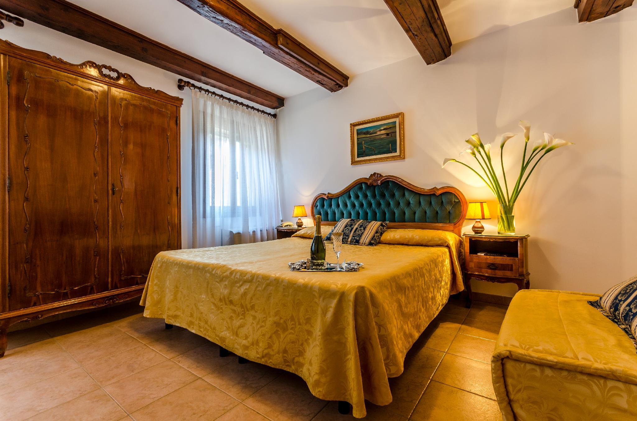 غرفة قياسية بسرير مزدوج