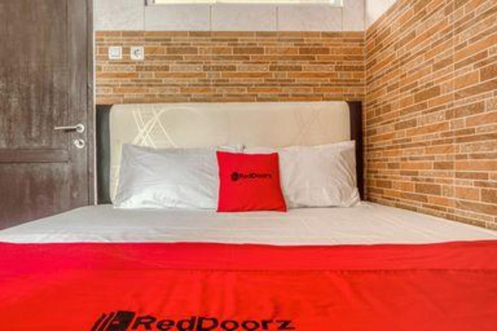 RedDoorz @ Panglima Polim 2 3/15